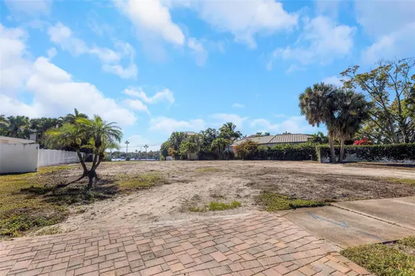 105 ESTADO WAY NE, St Petersburg, FL 33704