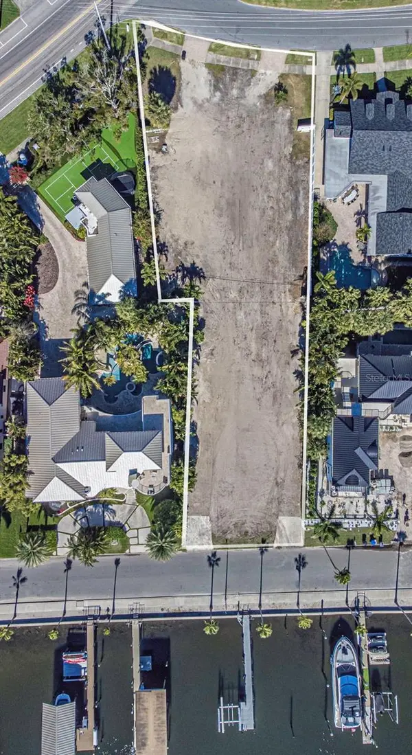 140 BRIGHTWATERS BLVD NE, St Petersburg, FL 33704