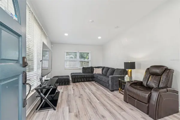 2810 W SILVER LAKE AVE, Tampa, FL 33614