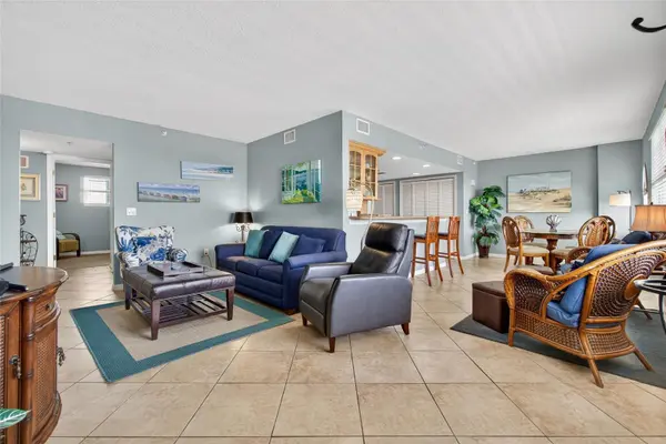 445 HAMDEN DR #405, Clearwater Beach, FL 33767