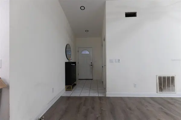 4610 N COUNTRY HILLS CT, Plant City, FL 33566