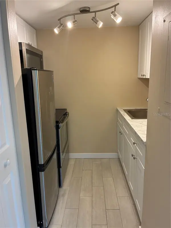 4131 DOLPHIN DR #4131, Tampa, FL 33617