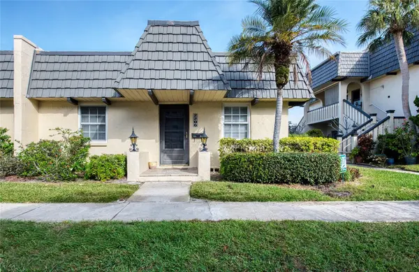 2206 CORDOVA GN, Seminole, FL 33777