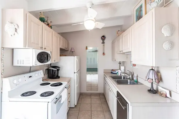 6006 MIDNIGHT PASS RD #68, Sarasota, FL 34242