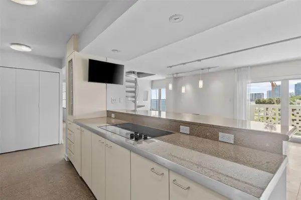 2401 BAYSHORE BLVD #410 & 510, Tampa, FL 33629