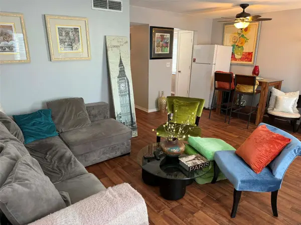 6960 SUNSET DR S #2B, South Pasadena, FL 33707