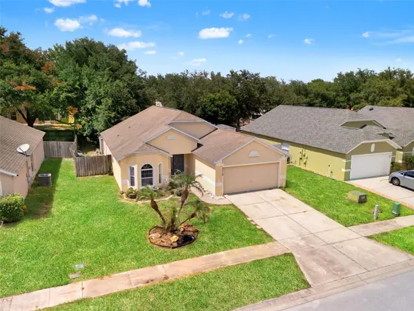 2318 BARONS CT, Tavares, FL 32778