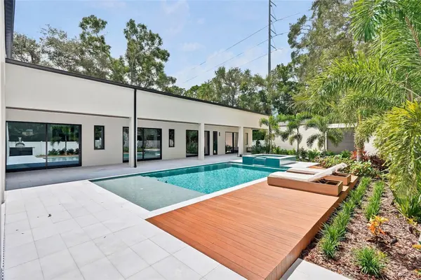 10040 59TH AVE N, St Petersburg, FL 33708