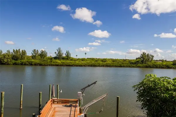 18521 GULF BLVD, Indian Shores, FL 33785