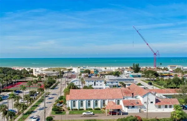 64 BAY ESPLANADE #301, Clearwater, FL 33767