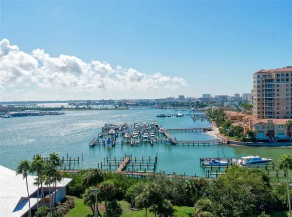 64 BAY ESPLANADE #201, Clearwater, FL 33767