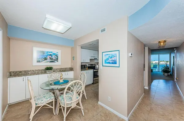 6093 BAHIA DEL MAR CIR #478, St Petersburg, FL 33715