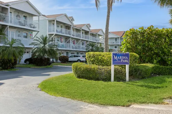 9166 BLIND PASS RD, St Pete Beach, FL 33706