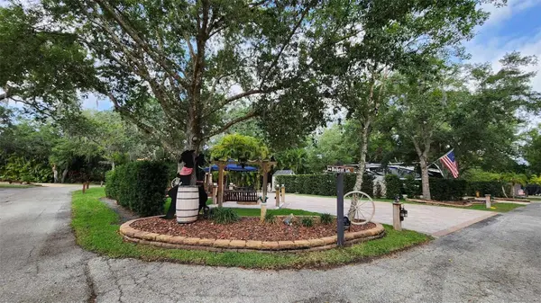 371 BOB CAT LN, River Ranch, FL 33867