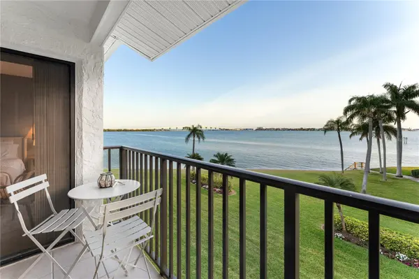 6287 BAHIA DEL MAR CIR #312, St Petersburg, FL 33715