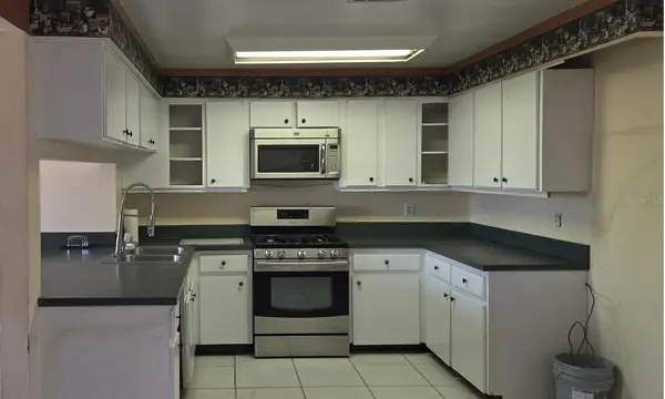 8665 MOCKINGBIRD LN, Seminole, FL 33777