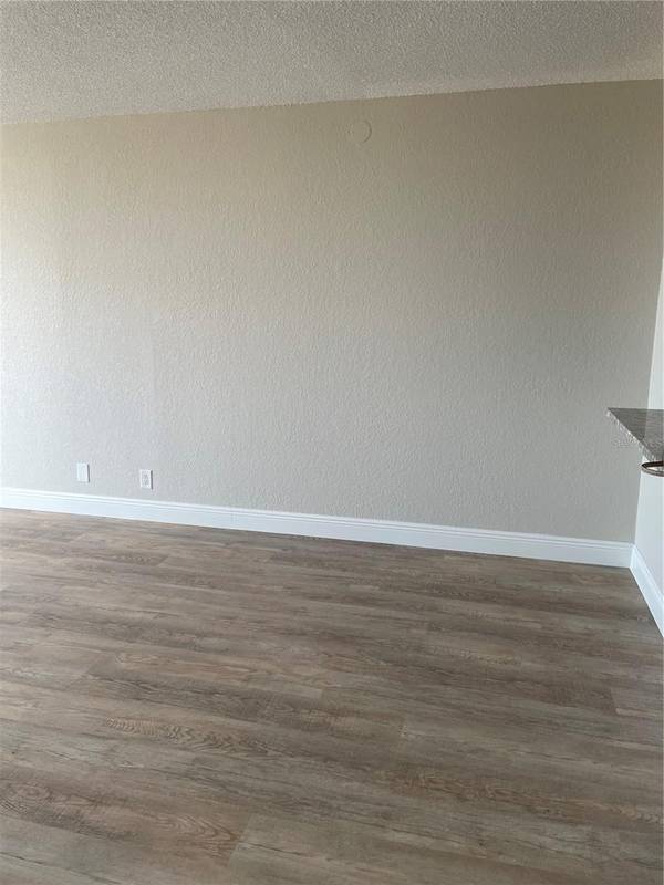 6177 SUN BLVD #405, St Petersburg, FL 33715