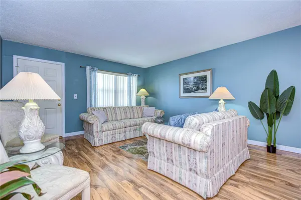 1893 SHORE DR S #206, South Pasadena, FL 33707
