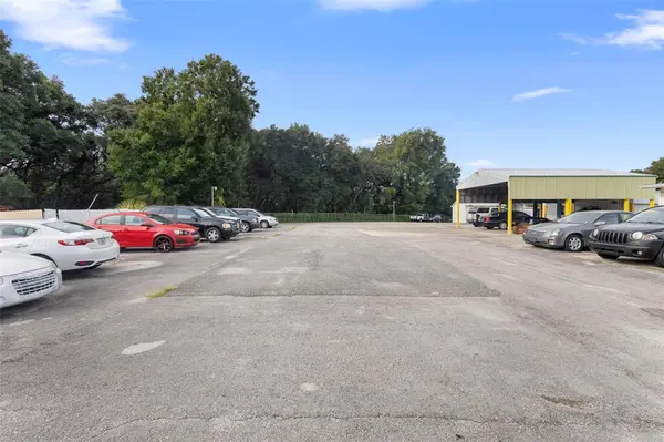 2480 N WOODLAND BLVD, Deland, FL 32720