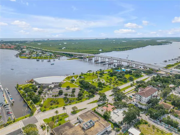 200 LIVE OAK ST, New Smyrna Beach, FL 32168