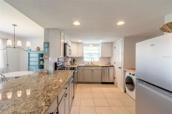 415 BANANA CAY DR #F, South Daytona, FL 32119