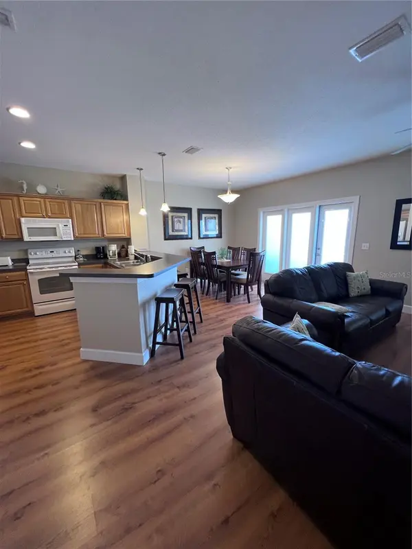 221 3RD AVE E #F-102, Horseshoe Beach, FL 32648