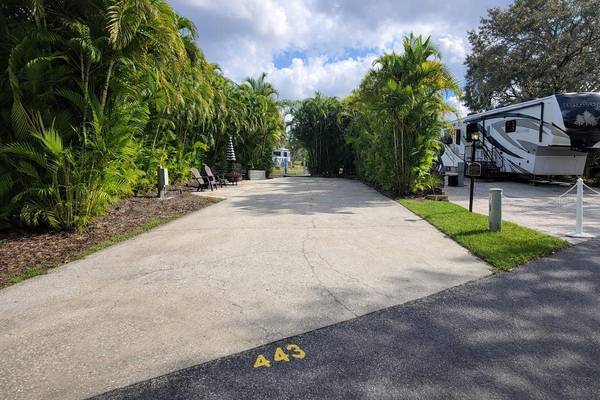 443 WATERWAY DR, Lake Wales, FL 33898