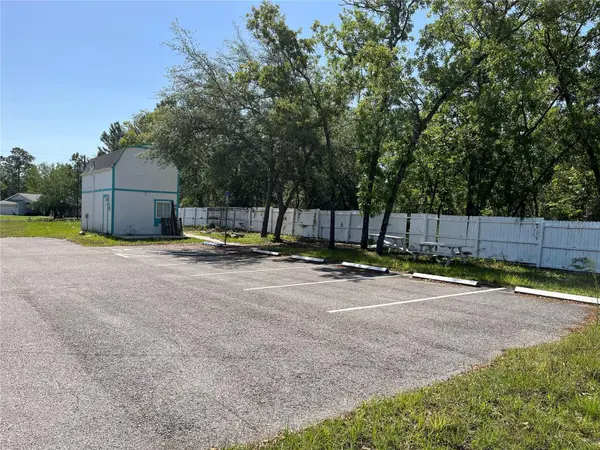 18132 COMMERCIAL WAY, Weeki Wachee, FL 34614