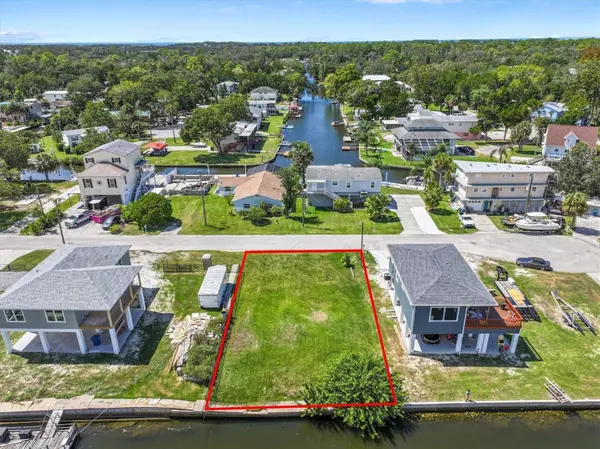 6262 ISLAND DR, Spring Hill, FL 34607
