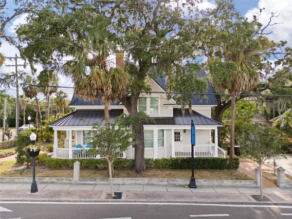 4 W ORANGE ST, Tarpon Springs, FL 34689