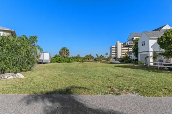 5889 BEVERLY DR, Hudson, FL 34667