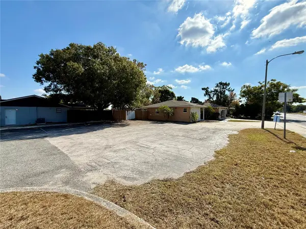 9330 REGENCY PARK BLVD, Port Richey, FL 34668