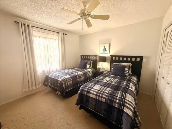 8350 HIGH POINT CIR #3, Port Richey, FL 34668