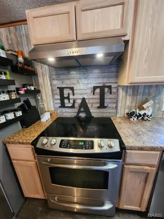 105 Mobile Manor DR, Troy, MO 63379