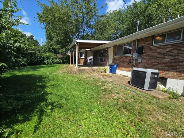 1003 Chartres AVE, University City, MO 63132