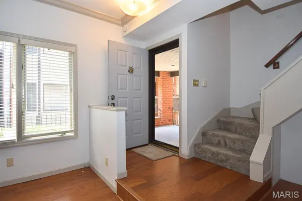 4444 Lindell BLVD #7, St Louis, MO 63108