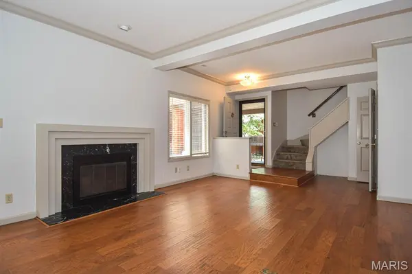 4444 Lindell BLVD #7, St Louis, MO 63108