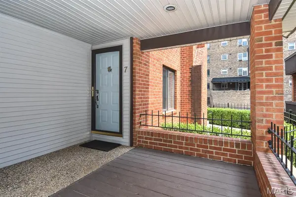 4444 Lindell BLVD #7, St Louis, MO 63108