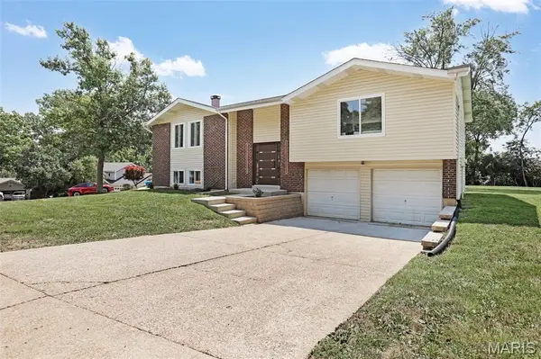 1218 Wood Station PL, Manchester, MO 63021