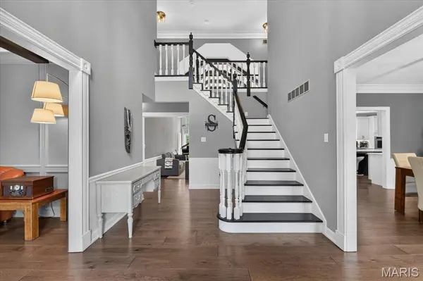 37 Kennerly Manor DR, St Louis, MO 63128