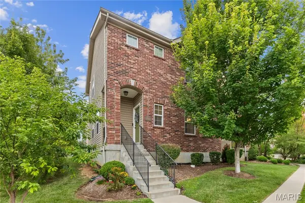 9746 Wilderness Battle DR, St Louis, MO 63123