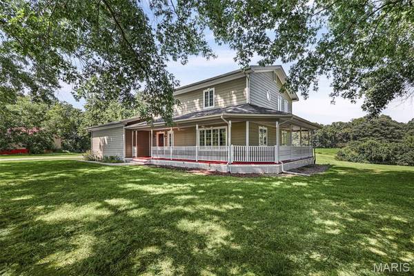 14 Algonquin DR, Millstadt, IL 62260