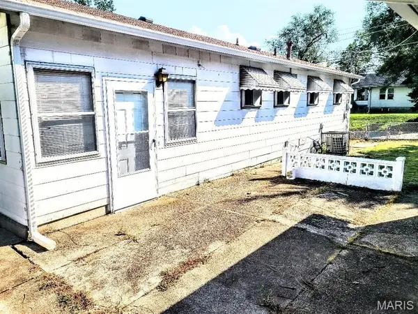 8601 Octavia AVE, Jennings, MO 63136