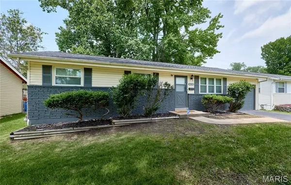 2745 Benne DR, Florissant, MO 63031