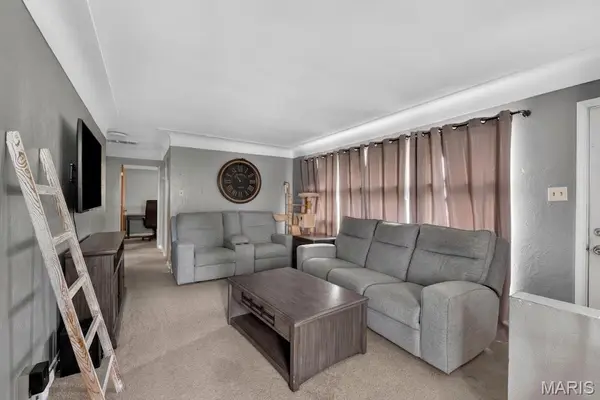 109 Cascade DR, Belleville, IL 62223