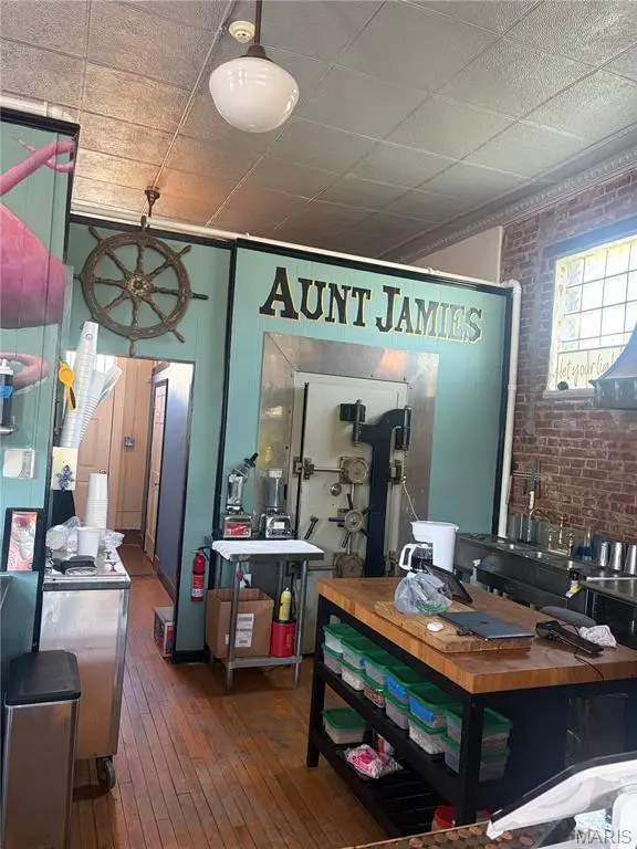 6721 S Broadway, St Louis, MO 63111