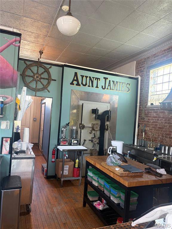 6721 S Broadway, St Louis, MO 63111