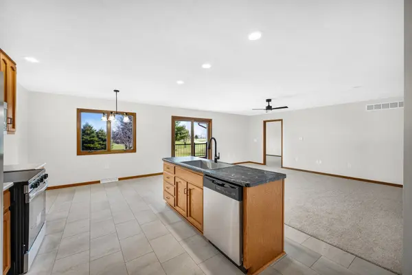 109 E Lake CT #B, Atlanta, IL 61723