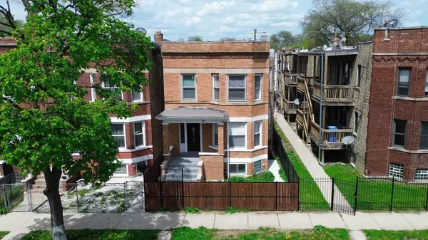 4906 W Erie ST, Chicago, IL 60644