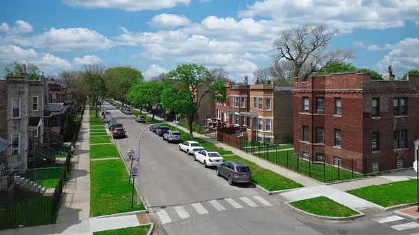 4906 W Erie ST, Chicago, IL 60644